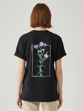 Dirtee Laundry Graphic T Shirt Size L